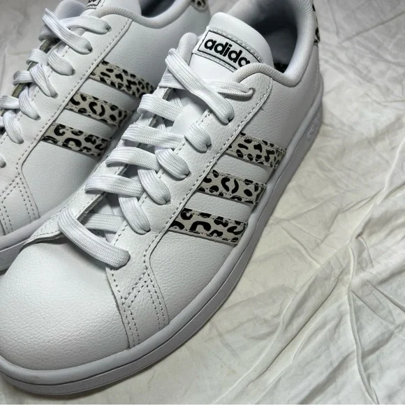 Adidas Womens Grand Court Womens Sneakers White Black Cheetah Size 8 NEW - Picture 4 of 16